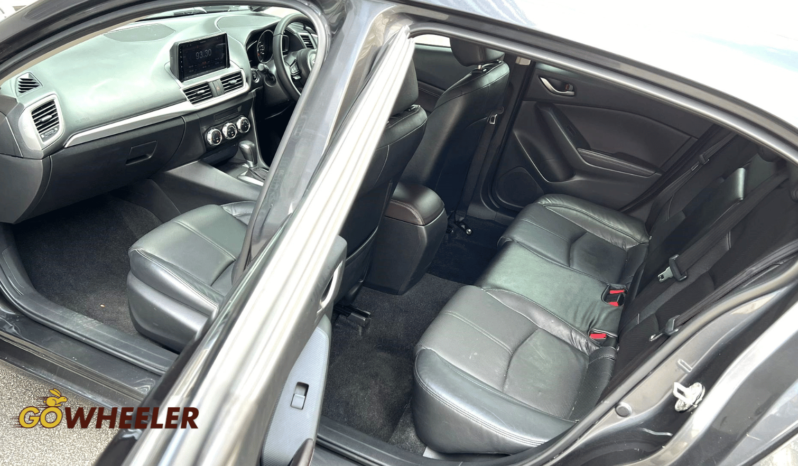 Mazda 3 Hatchback 1.5A Sunroof full