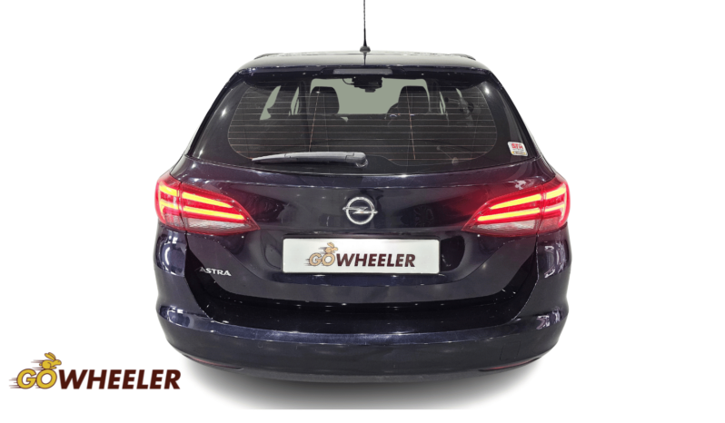 Opel Astra Sports Tourer Diesel 1.6A Turbo full